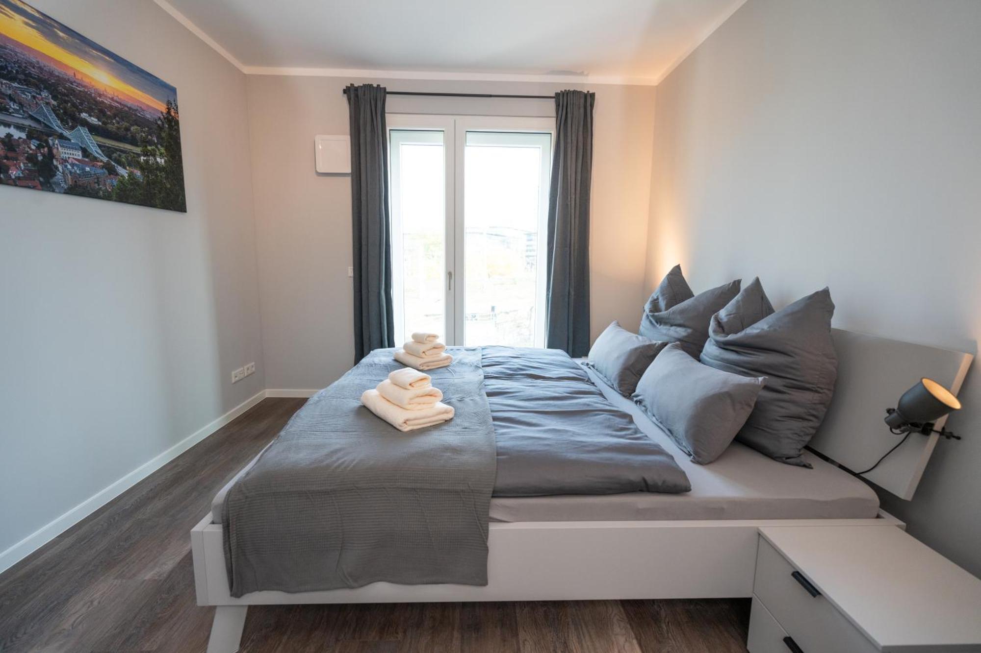 Cozy City Dream Apartment Mit Terrasse Und Parkplatz - 90M² Dresden Eksteriør bilde
